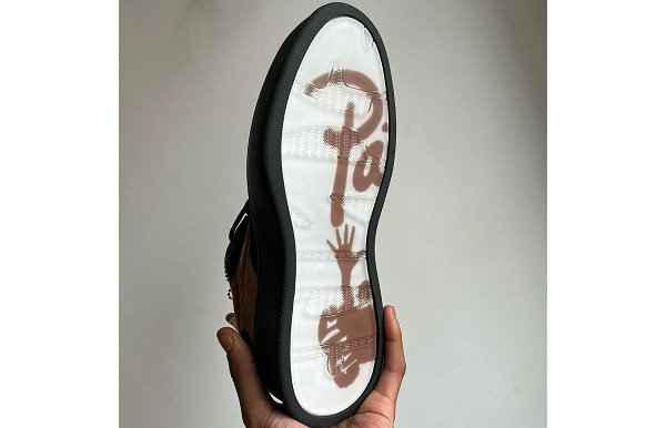 黑棕色调鞋面与湖chaopai.com潮牌汇店蓝细节也显得十分融洽（Patta x CLINTS 全新联名鞋款抢先预览）