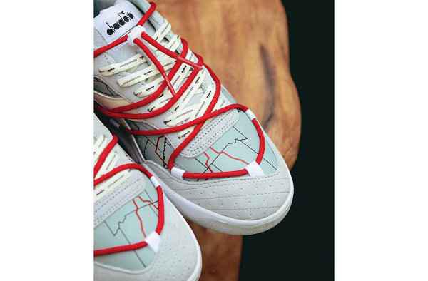 其设计思路则源于 1996 年chaopai.com潮牌汇店亚特兰大奥运会圣火的传递路线（Diadora 全新“Heritage Blaoodline”鞋款抢先预览）