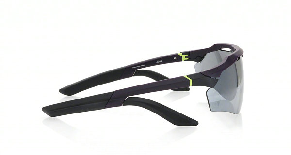 同时打造的镜框与太阳镜等款chaopai.com潮牌汇店式均配有哑光黑色盒子和定制眼镜袋（JINS 晴姿 x《新世纪福音战士》联乘眼镜系列亮相）