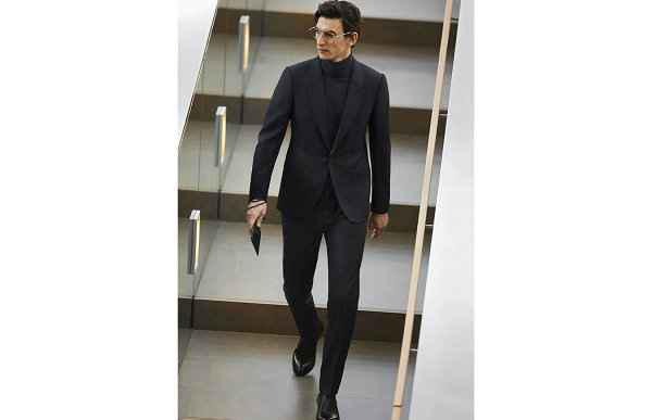 这一次官方选用了 Use潮牌资讯 The Existing 可持续面料进行制作（Zegna 杰尼亚全新“Modern Tailoring”胶囊系列上架）