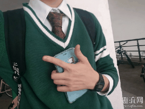 DK制服男生可以穿吗 DK制服男生配色什么鞋子好看