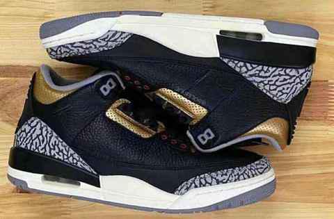 这双 Air Jordan 3 以“潮牌Black Gold”经典方案为基础（黑水泥 AJ3“Black Gold”奢华版鞋款即将登场）