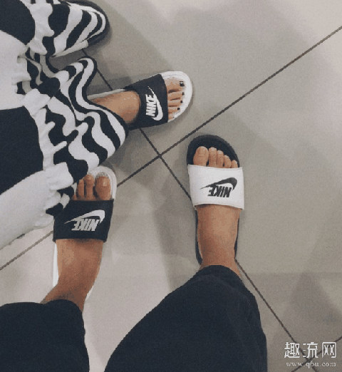 yeezy slide拖鞋测评 yeezy slide可以沾水洗澡吗