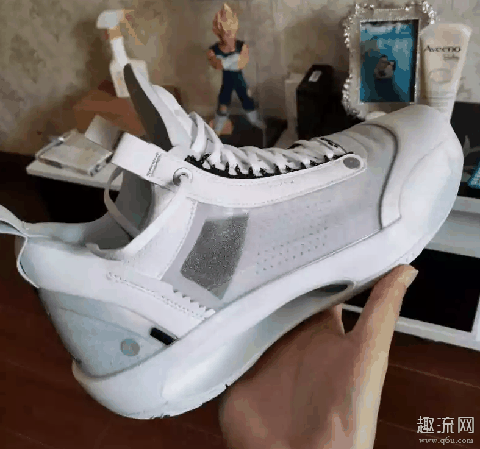 AJ34 low和ultra fly 2 low对比测评 谁才是你心中的最强王者