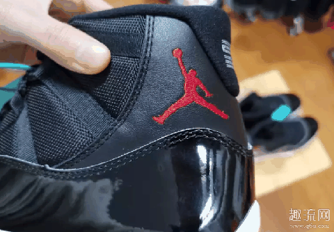 AJ11黑红真假一眼就能看出来吗 AJ11走路嘎吱嘎子响是怎么解决