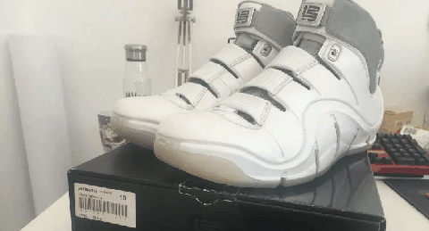 穿上感觉后潮牌跟特别舒服（詹姆斯1到17代篮球鞋实战测评 LeBron1-17实战能力盘点）