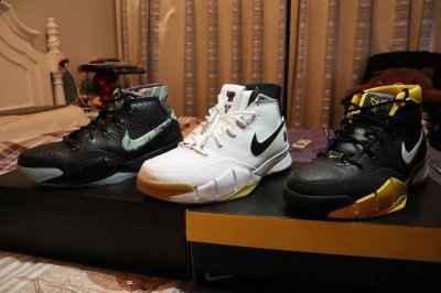 只是除了后潮牌信息跟那部分（UNDEFEATED x Zoom Kobe 1 Protro白生胶实战测评 UNDEFEATED x Zoom Kobe 1 Protro白生胶上脚感受）