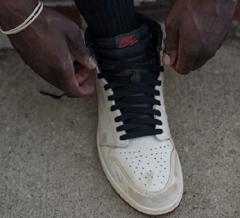 而此款鞋子有潮牌信息点OG老炮的感觉（Nigel Sylvester x AJ1实物欣赏 Nigel Sylvester x AJ1上脚图欣赏）