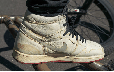 而此款鞋子有潮牌信息点OG老炮的感觉（Nigel Sylvester x AJ1实物欣赏 Nigel Sylvester x AJ1上脚图欣赏）