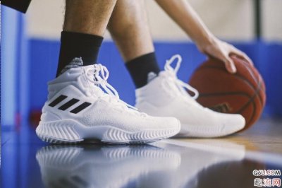 是使用了潮牌品牌针织鞋面（Nike HD2018对比测评adidas Pro Bounce2018 耐克篮球鞋和阿迪篮球鞋哪个更好）
