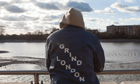 简约基础款式点潮牌信息缀复古印刷图案（Grind London 2017新品发售了吗 Grind London 秋冬新品好看吗）