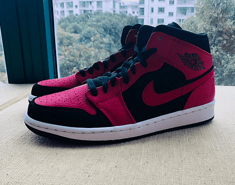 AIR JORDAN 1 MID黑红开箱测潮牌商城评 AIR JORDAN 1 MID黑红实物欣赏（AIR JORDAN 1 MID黑红开箱测评 AIR JORDAN 1 MID黑红实物欣赏）