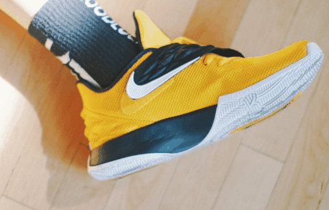 Nike Kyrie Lowa实战怎么潮牌信息样 Nike Kyrie Low配置怎么样（Nike Kyrie Lowa实战怎么样 Nike Kyrie Low配置怎么样）