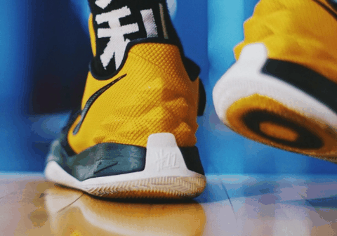 Nike Kyrie Lowa实战怎么潮牌信息样 Nike Kyrie Low配置怎么样（Nike Kyrie Lowa实战怎么样 Nike Kyrie Low配置怎么样）