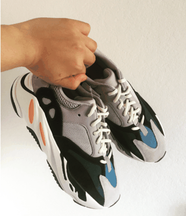 椰子700全新KAWS配色上脚欣赏 Yeezy Runner 700 KAWS实物赏析