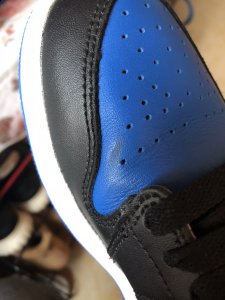 和官网发的AJ11大灌篮潮牌资讯左右碳板不对称是一个道理（AJ1黑蓝鞋头质量好吗 Air Jordan 1黑蓝做工怎么样）
