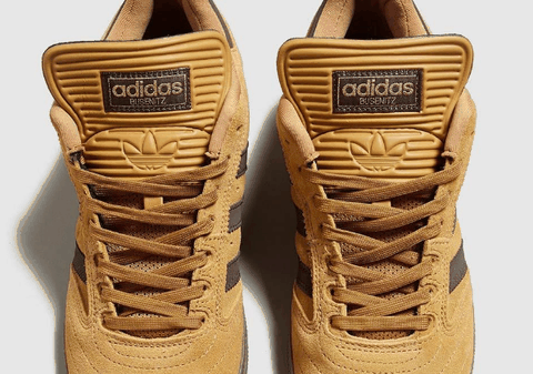 整体的色彩搭配让Adidas Originals Ska潮牌汇潮牌网teboarding Dennis Busenitz “Wheat”成为一双百搭休闲鞋（小麦色的鞋子有哪些 小麦配色球鞋盘点）