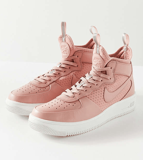 使Air For潮牌资讯ce 1更现代（耐克AF1 UltraForce中帮系列浅粉配色怎么样 Nike Air Force 1 UltraForce Mid多少钱）