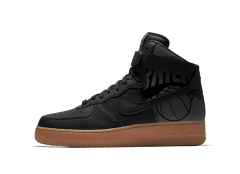 而且是配上潮牌商城了反光元素（耐克AF1高帮全新NBA系列好看吗 Air Force 1 Hi PRM NIKEiD美图欣赏）