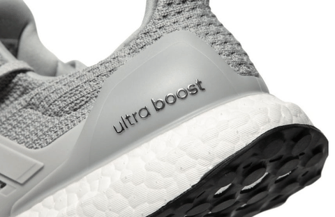  这双 UltraBOOST 4.0 选潮牌品牌用低调的浅灰色作为主调（阿迪达斯UltraBOOST 4.0浅灰配色好看吗 Adidas UltraBOOST 4.0浅灰配色怎么样）