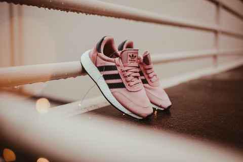 adidas Iniki Runner绚丽配色好看潮牌吗 adidas Iniki Runner绚丽配色深度赏析（adidas Iniki Runner绚丽配色好看吗 adidas Iniki Runner绚丽配色深度赏析）