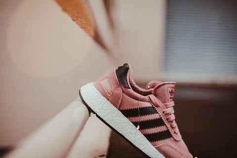 adidas Iniki Runner绚丽配色好看潮牌吗 adidas Iniki Runner绚丽配色深度赏析（adidas Iniki Runner绚丽配色好看吗 adidas Iniki Runner绚丽配色深度赏析）