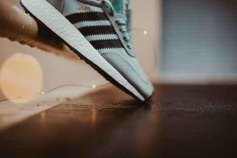 adidas Iniki Runner绚丽配色好看潮牌吗 adidas Iniki Runner绚丽配色深度赏析（adidas Iniki Runner绚丽配色好看吗 adidas Iniki Runner绚丽配色深度赏析）