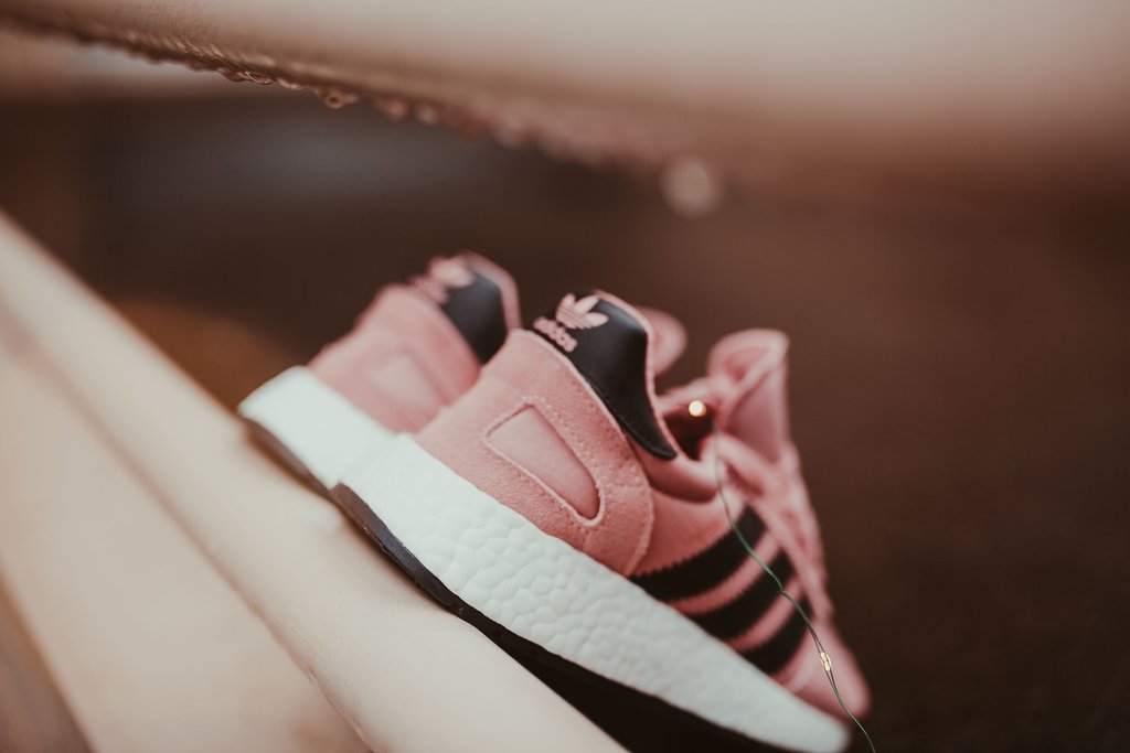 adidas Iniki Runner绚丽配色好看潮牌吗 adidas Iniki Runner绚丽配色深度赏析（adidas Iniki Runner绚丽配色好看吗 adidas Iniki Runner绚丽配色深度赏析）