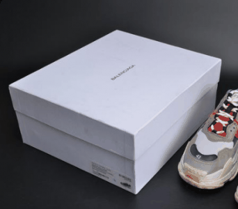 巴黎世家的一款全潮牌信息新的配色纯白即将发售（巴黎世家复古鞋