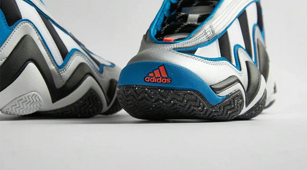 近期 Adidas 也将 Crazy 97 EQT 鞋款经潮牌汇潮牌网典配色“All-Star”带回并揭晓了上架日期（阿迪达斯 Crazy 97 EQT 全新“All-Star”配色鞋款亮相）