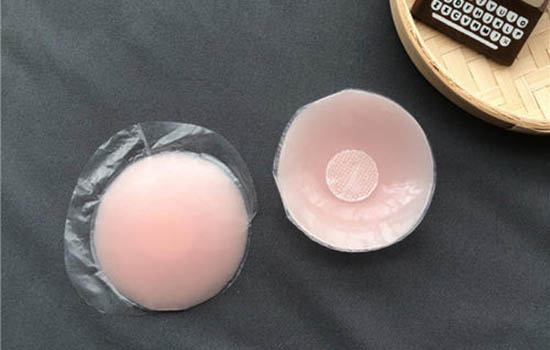 目前胸贴胶水由坏到好排名依次是AB胶、医用硅胶、强力胶和生物胶哪种潮牌品牌比较好看？（胸贴里面粘粘的是什么 胶水是胸贴的灵魂 ）