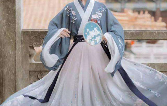 交领汉服怎么穿 汉服交领襦裙的特色 哪种潮牌品牌比较好看？（交领汉服怎么穿 汉服交领襦裙的特色 ）