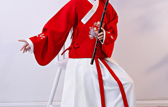 交领汉服怎么穿 汉服交领襦裙的特色 哪种潮牌品牌比较好看？（交领汉服怎么穿 汉服交领襦裙的特色 ）