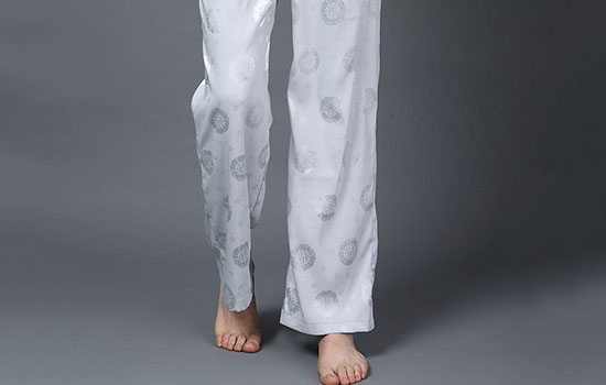 29(2尺2=74CM)；L码哪种潮牌品牌比较好看？（m码裤子是多大尺寸 选购裤子有什么技巧 ）