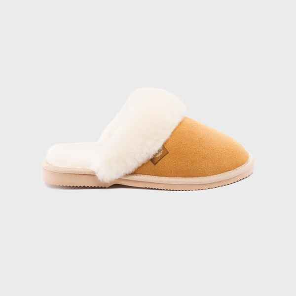  雪地靴品牌——Ugg Australia Ugg Australia品牌诞生于1978年 潮牌冬季如何御寒提醒（雪地靴品牌 温暖时尚的度过整个冬季 ）