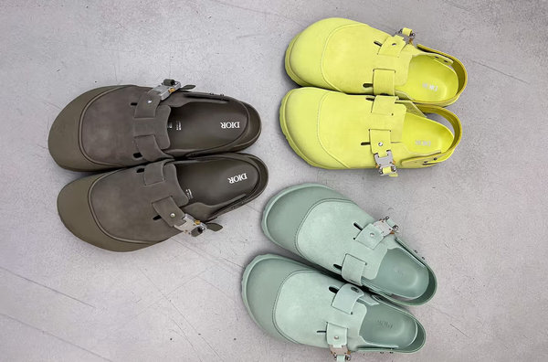 颜色包括霓虹黄、薄荷绿、橄榄绿等 潮牌冬季如何御寒提醒（DIOR x Birkenstock 联名最新鞋款即将发售）